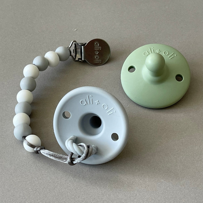 Ali + Oli Pacifier Set