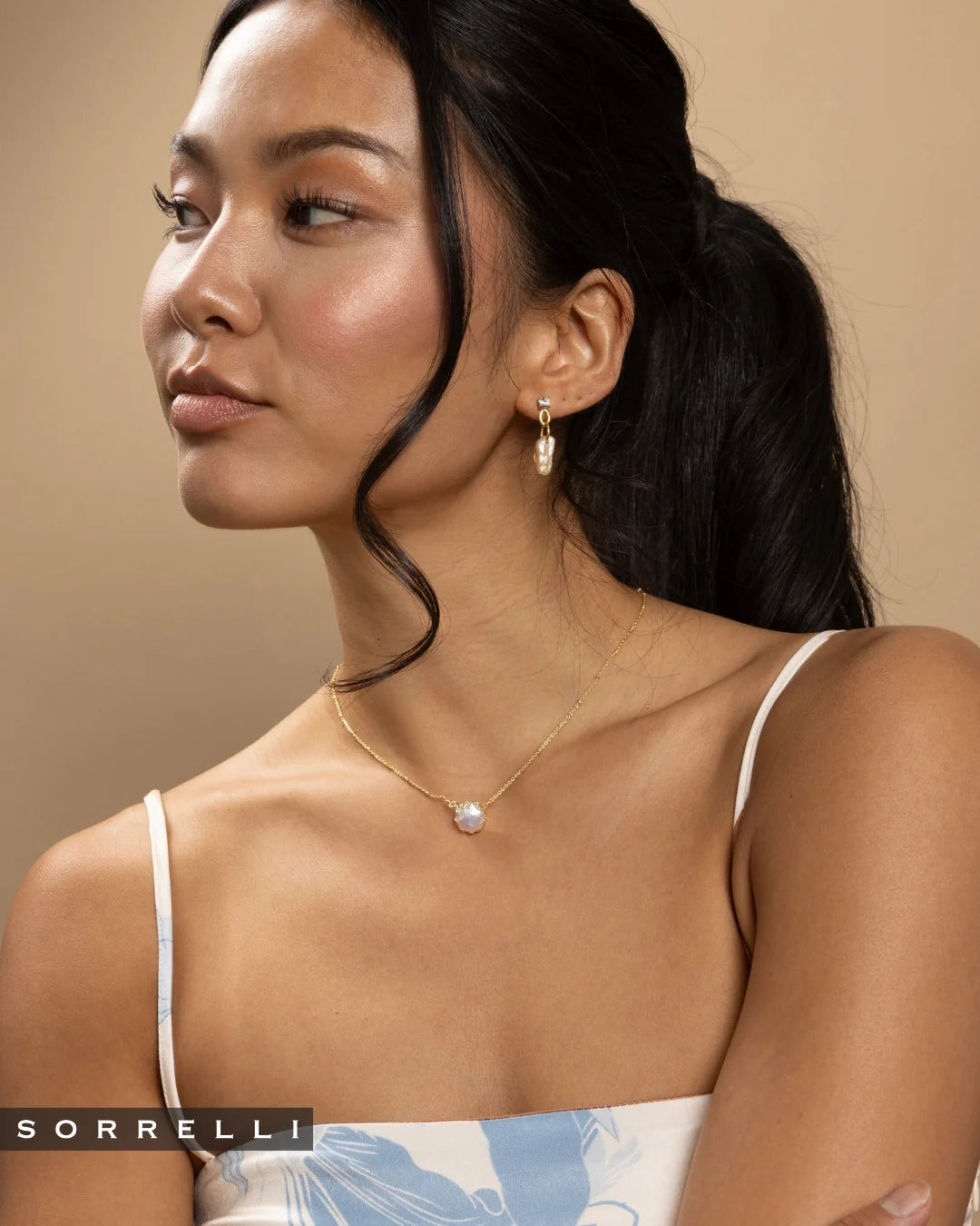 Isabella Pendant Necklace- Modern Pearl