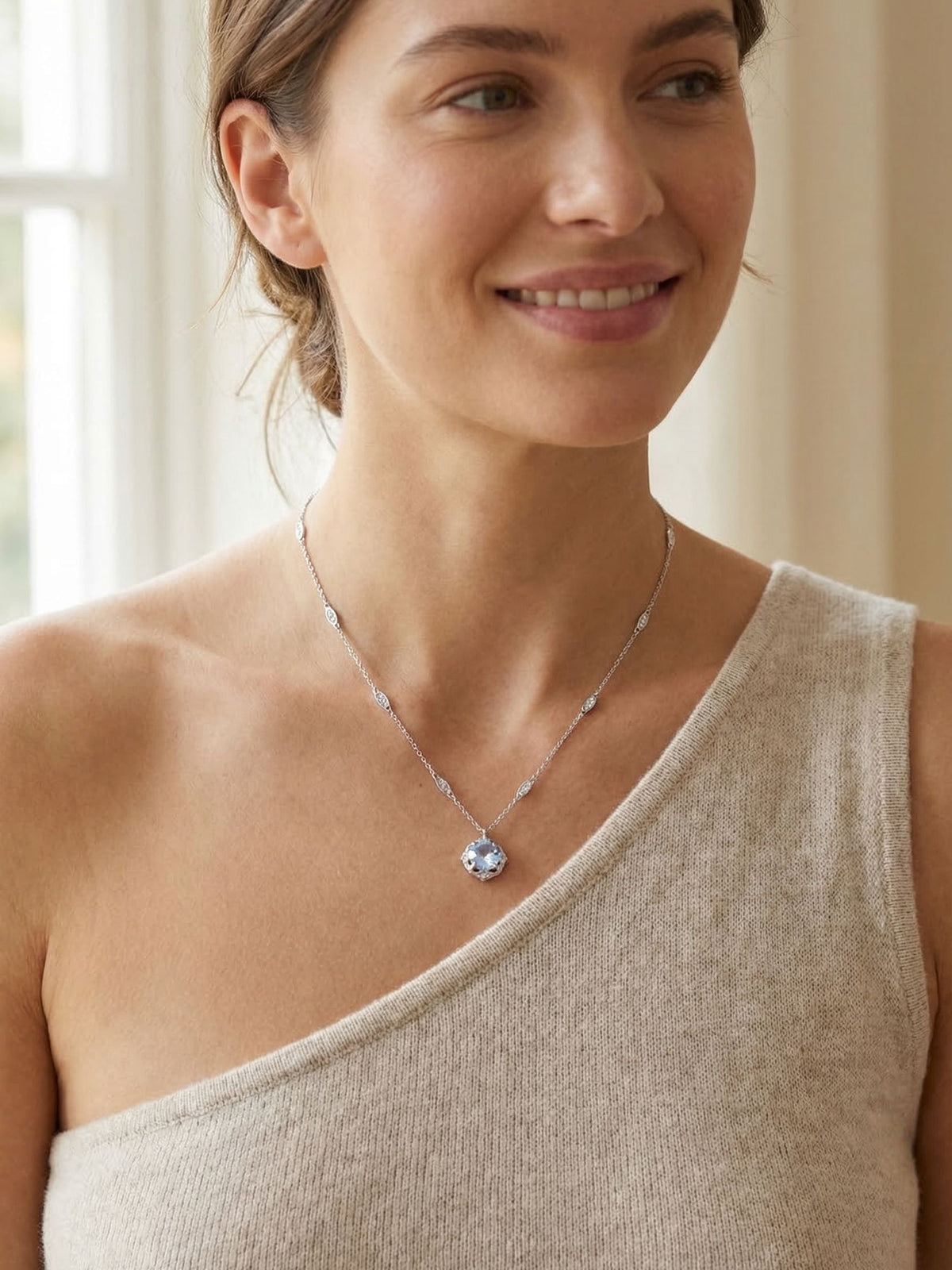 Lori Pendant Necklace - Light Sapphire